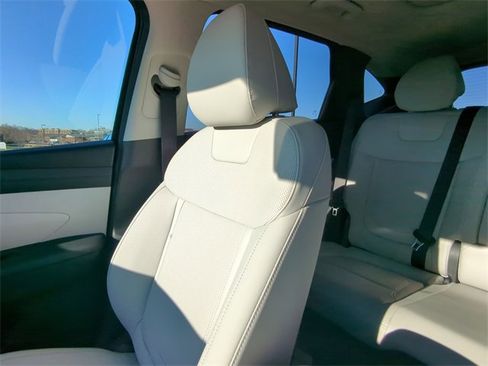 Certified 2025 Hyundai Tucson SEL image 12