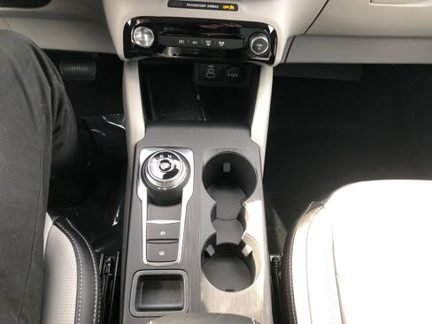 New 2026 Ford Escape SE w/ PHEV Premium Package FWD image 20