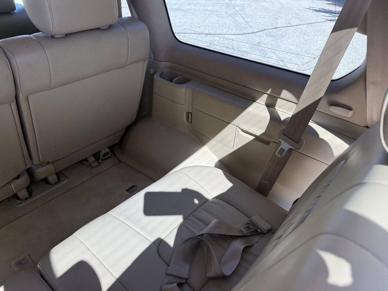 Used 2005 Lexus LX 470 4WD w/ Preferred Accessory Pkg image 68