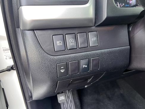 Used 2019 Toyota Highlander Limited image 23