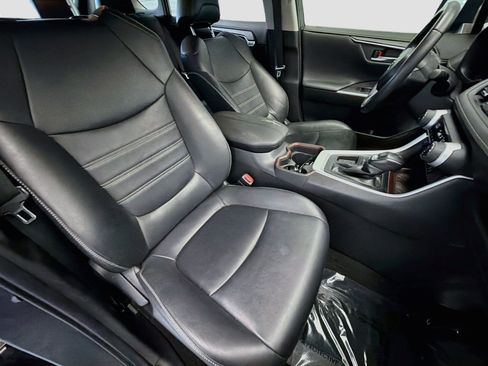 Used 2021 Toyota RAV4 Limited w/ Carpet Mat Package (TMS) FWD image 14