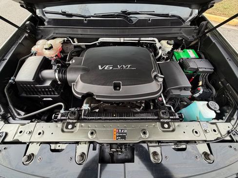 Used 2017 Chevrolet Colorado ZR2 image 17