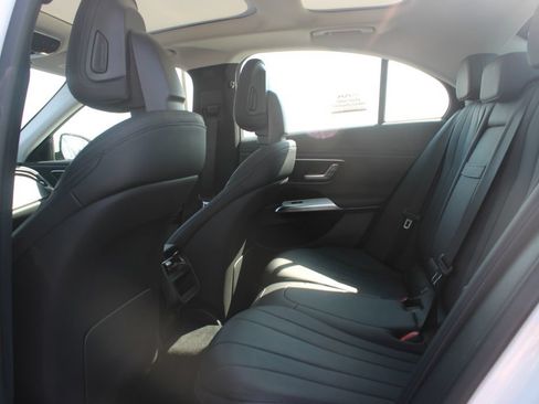 Used 2025 Mercedes-Benz E 350 Sedan image 26