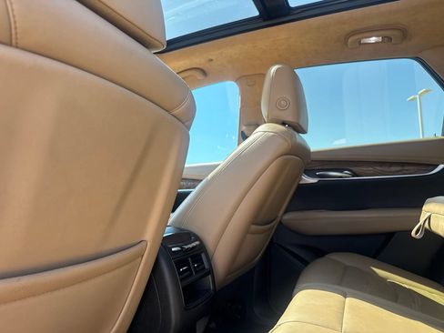 Used 2022 Cadillac XT5 Sportv w/ Platinum Package AWD/4WD image 34