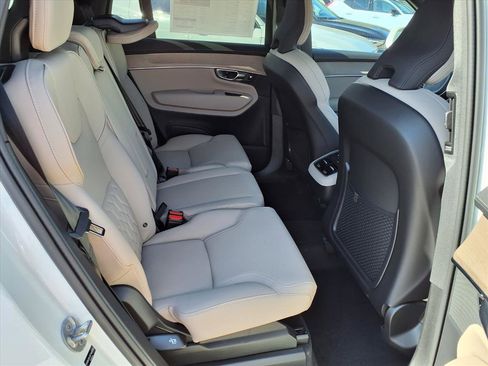 New 2026 Volvo XC90 B5 Core w/ Protection Package Premier image 10