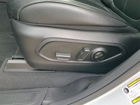 Used 2024 Jeep Grand Cherokee L Limited image 11