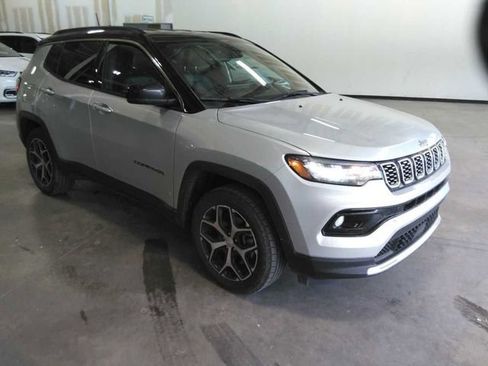 Used 2024 Jeep Compass Limited AWD/4WD image 4