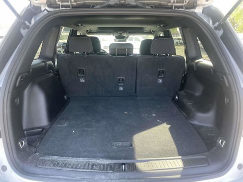 Used 2025 Jeep Grand Cherokee Laredo X image 20