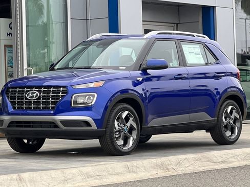 New 2025 Hyundai Venue SEL image 8