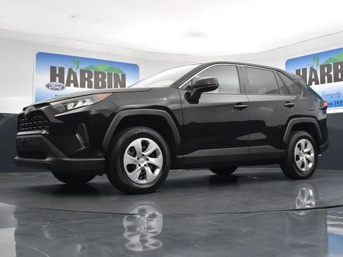 Used 2022 Toyota RAV4 LE FWD image 20