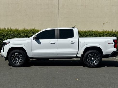 Used 2024 Chevrolet Colorado Z71 w/ Z71 Convenience Package 2 image 7