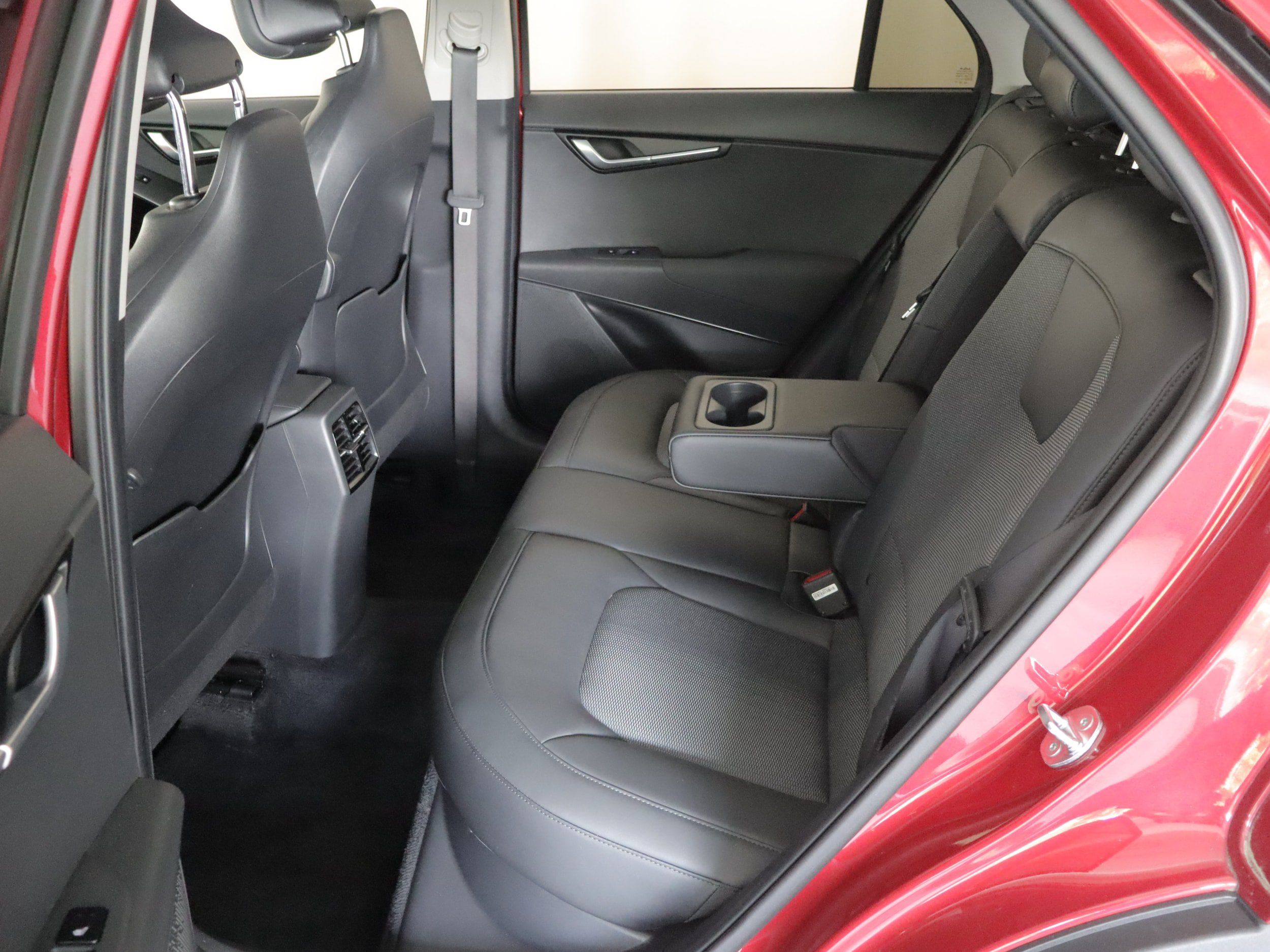 Used 2024 Kia Niro EX w/ EX Cold Weather Package FWD image 8