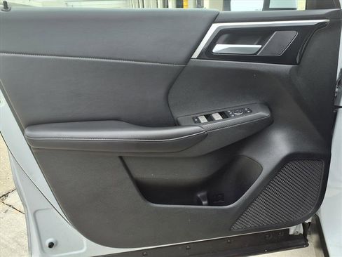 Used 2024 Mitsubishi Outlander SE AWD/4WD image 17