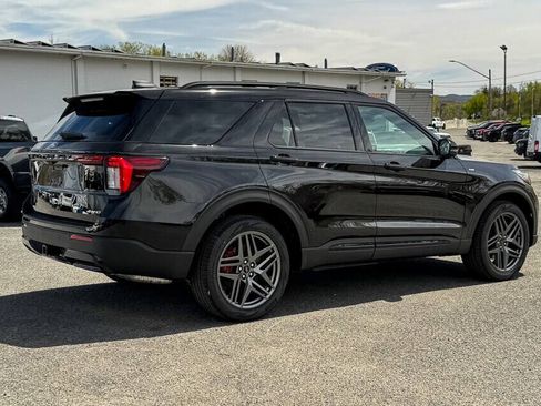 New 2026 Ford Explorer ST-Line w/ ST-Line Street Pack AWD/4WD image 3