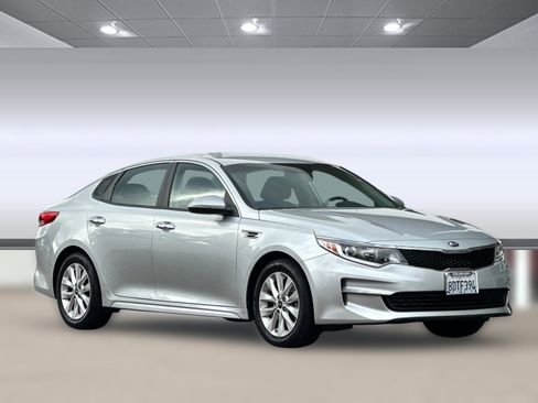Used 2017 Kia Optima LX w/ Option Group 014 image 7