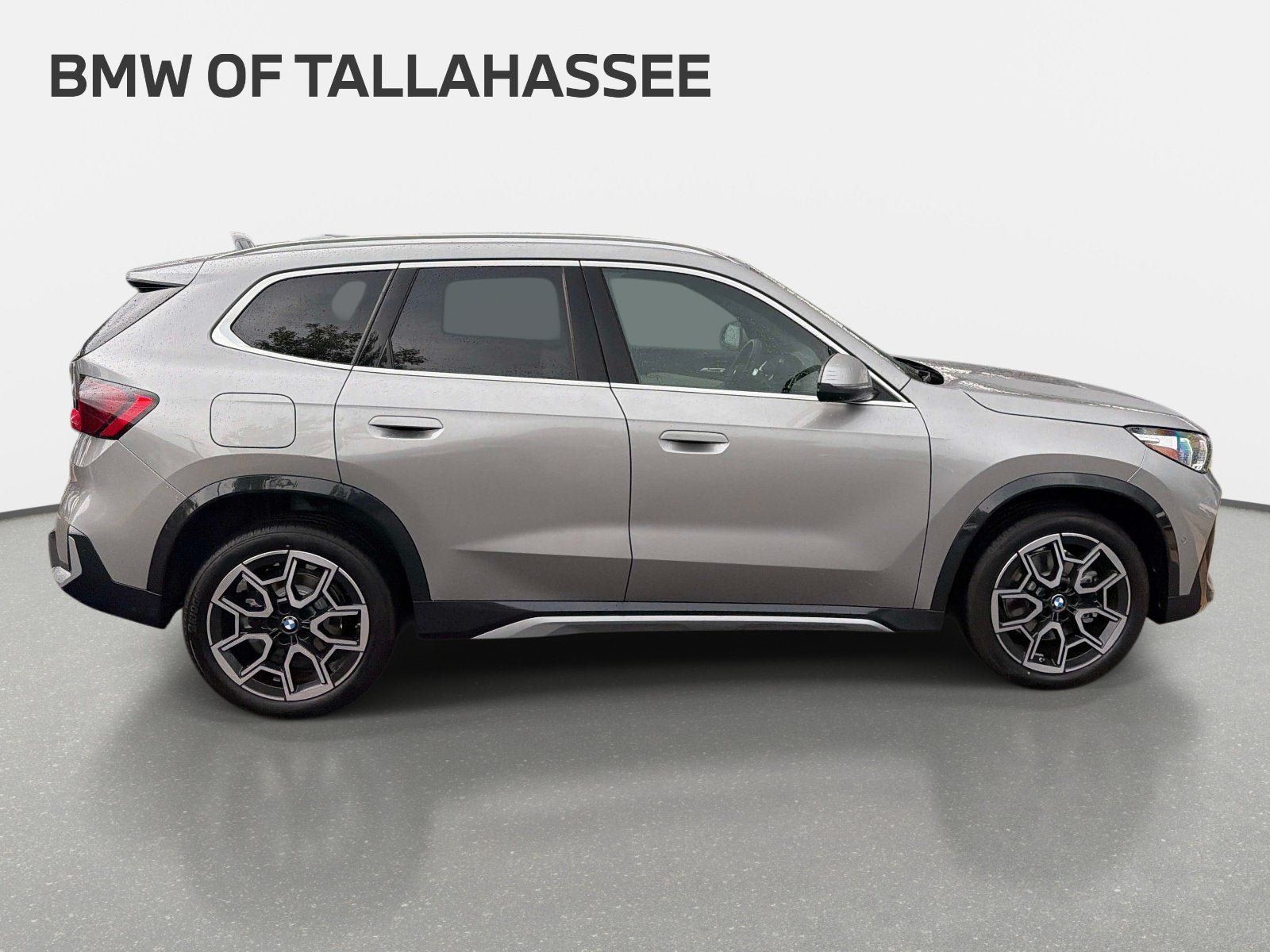 New 2026 BMW X1 xDrive28i w/ Technology Package AWD/4WD image 4