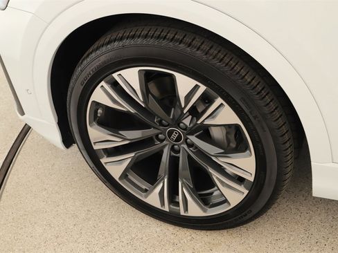 New 2026 Audi Q8 Premium Plus image 30