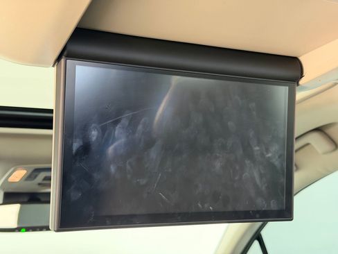 Used 2021 Toyota Sienna XLE w/ XLE Plus Package image 21