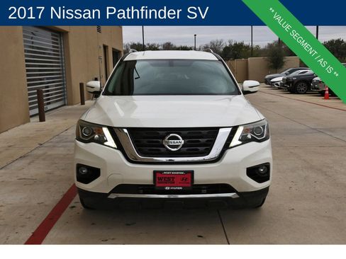 Used 2017 Nissan Pathfinder SV w/ SV Tech Package image 2