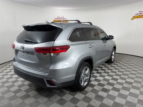 Used 2018 Toyota Highlander Limited AWD/4WD image 6
