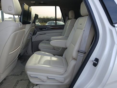Used 2021 Cadillac Escalade Premium Luxury Platinum image 15
