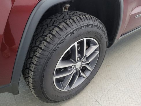 Used 2017 Jeep Grand Cherokee Limited w/ Luxury Group II AWD/4WD image 31