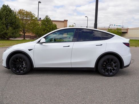 Used 2023 Tesla Model Y Long Range AWD/4WD image 7