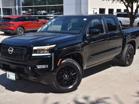 Used 2023 Nissan Frontier SV w/ Midnight Edition Package RWD image 37