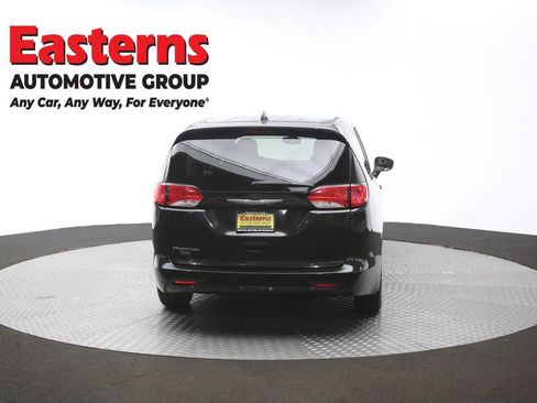 Used 2017 Chrysler Pacifica LX w/ Tire & Wheel Group FWD image 35