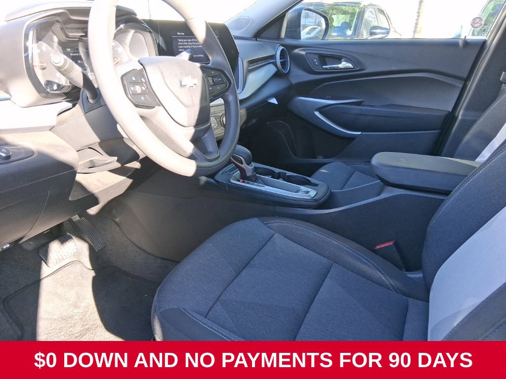 Used 2025 Chevrolet Trax LS FWD image 6