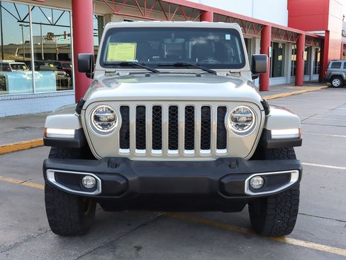 Used 2022 Jeep Gladiator Overland w/ Popular Equipment Package image 3