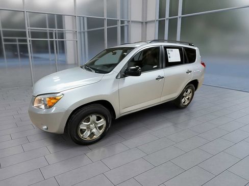 Used 2007 Toyota RAV4 image 4