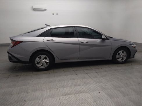Used 2025 Hyundai Elantra SE FWD image 10