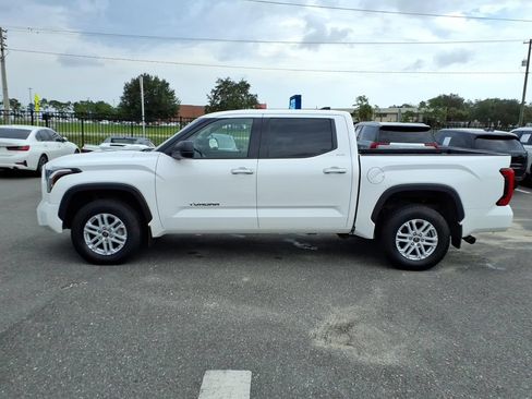 Used 2022 Toyota Tundra SR5 AWD/4WD image 4