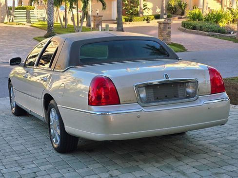Used 2003 Lincoln Town Car Cartier image 37