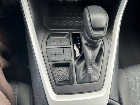 Used 2025 Toyota RAV4 XLE image 43