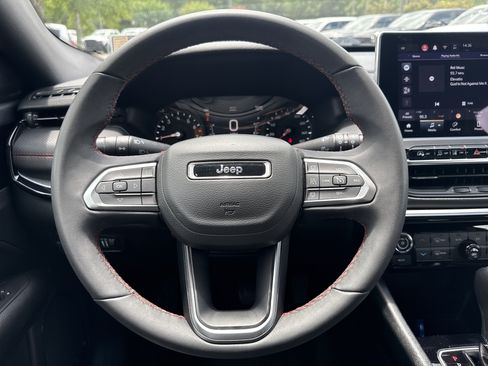 Used 2025 Jeep Compass Trailhawk AWD/4WD image 24