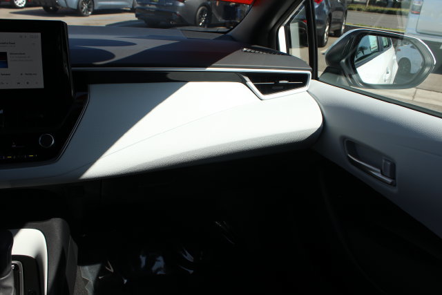 Certified 2026 Toyota Corolla SE FWD image 39