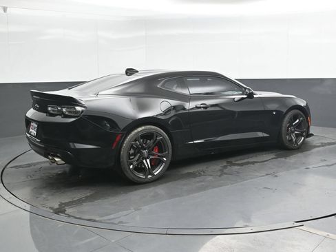 Used 2022 Chevrolet Camaro SS RWD image 3
