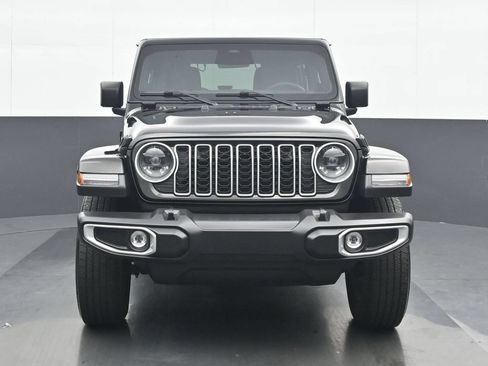 Used 2025 Jeep Wrangler Unlimited Sahara AWD/4WD image 1