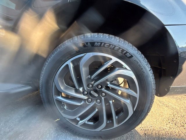 New 2027 Lincoln Navigator Premiere AWD/4WD image 9