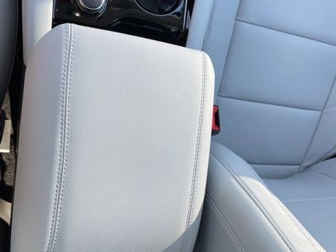 New 2026 Ford Explorer Platinum image 42