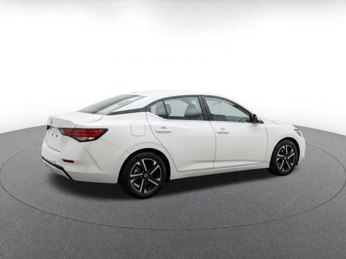 Used 2025 Nissan Sentra SV FWD image 9