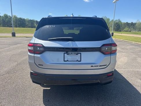 New 2026 Honda Pilot Black Edition image 9