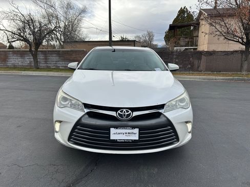 Used 2015 Toyota Camry XLE image 8