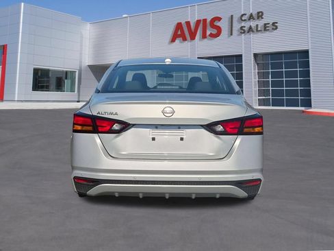 Used 2025 Nissan Altima 2.5 SV FWD image 7