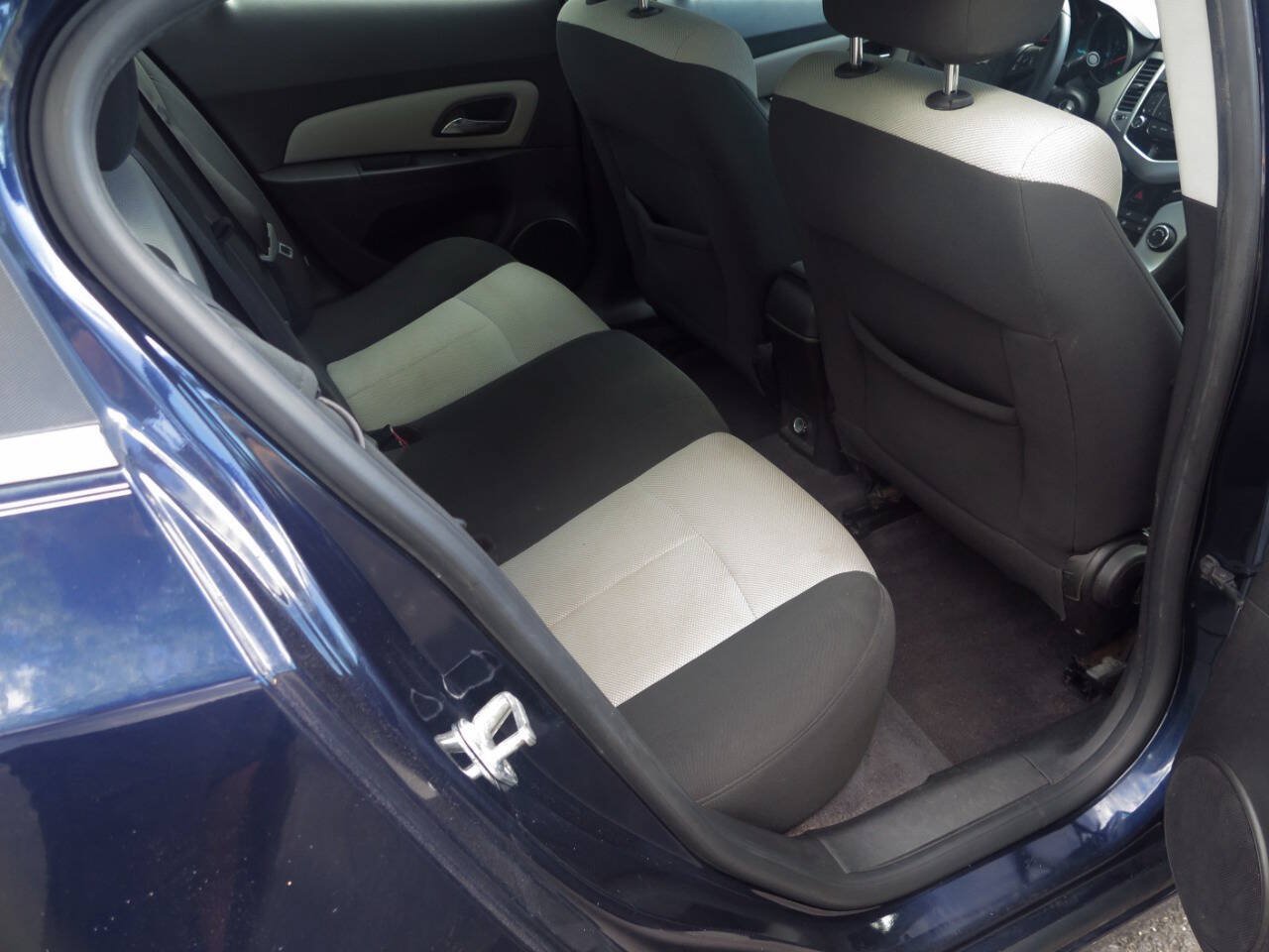Used 2011 Chevrolet Cruze LS w/ Connectivity Package FWD image 17