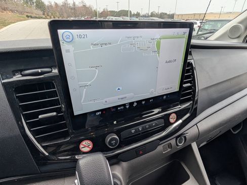 Used 2023 Ford Transit 350 XLT image 11