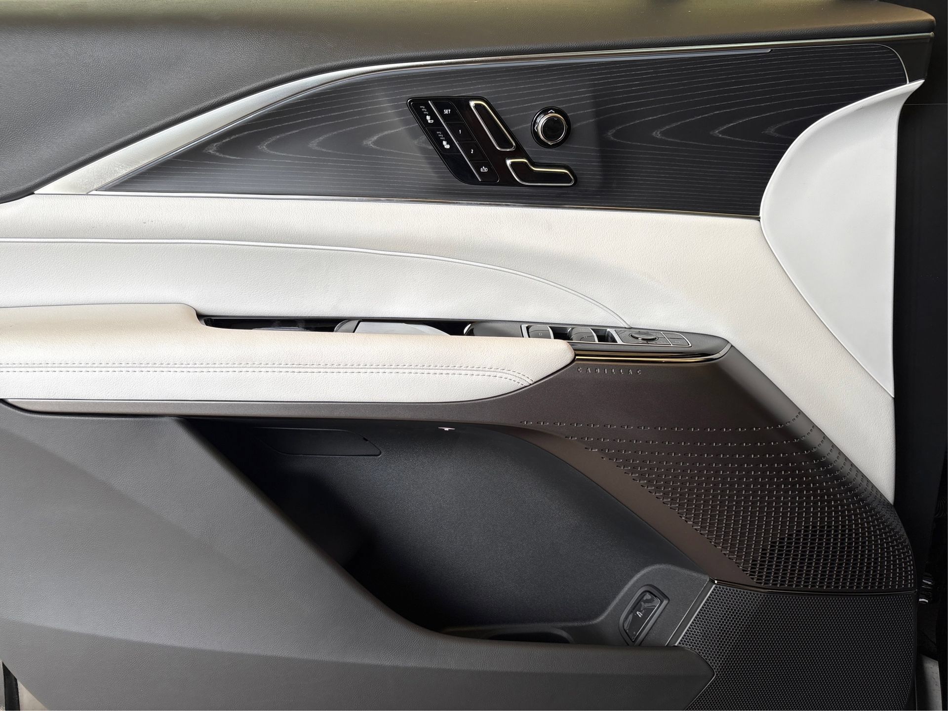 New 2026 Cadillac Lyriq Luxury RWD image 20