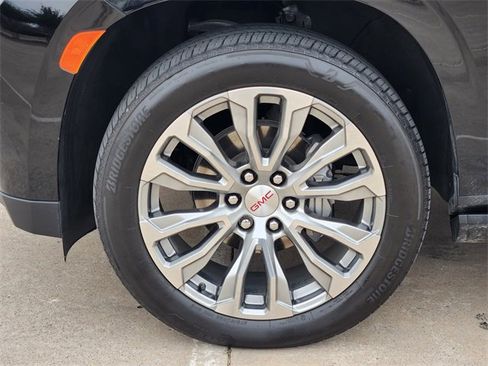 Used 2023 GMC Yukon Denali w/ LPO, Floor Liner Package image 10